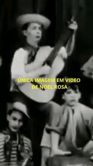 Paulo Costa Lima Instagram - Uma bela homenagem a Noel Rosa, esse gênio brasileiro!

Posted @withregram • @receita.de.samba Única imagem em video de Noel Rosa, gravada em 1929. Aqui ele aparece aos 18 anos de idade de pé usando chapéu e tocando violão ao lado de Henrique Brito. Quem canta é Almirante e os outros integrantes quer aparecem na parte de baixo são Braguinha (João de Barro), Abelardo Braga e Alvinho. 

O filme, dado como perdido por décadas foi encontrado e restaurado nos anos 90. Dirigido pelo cineasta italiano Paulo Benedetti (1863-1944), pioneiro em experiências com cinema falado no Brasil, "Vamos Fallá do Norte" (composição de Almirante) foi rodado em setembro de 1929 no quintal do estúdio de Benedetti, localizado na rua Tavares Bastos, 153, no bairro do Catete, Rio.
.
#samba #sambaraiz #sambista #sambaantigo #noelrosa