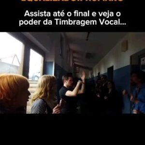 Paulo Costa Lima Instagram - Posted @withregram • @direcaovocal Você já tinha visto um Equalizador Humano?! 😱

Se você quer aprender a Cantar Bem e com Técnica, clique no link da Bio e conheça o meu treinamento “Cante Bem do Zero”!

#tecnicavocal #vozcantada #voz #cantor #canto #auladecanto #dicadecanto #professoradecanto #coachvocal#pedagogiavocal #cienciadavoz #profdecanto
