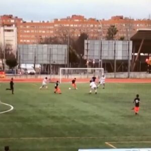Paulo Futre Instagram - Colchoneros hoy recibí esta preciosa sorpresa de Iker, hermano de Saúl, el niño que tristemente nos dejó demasiado pronto el año pasado cuando iba a celebrar el título de liga. 

Ocurrió esta mañana en un programa homenaje en la cadena portuguesa @tvioficial .

Hoy @iikkeerr.00 juega en nuestra cantera. Miren el golazo espectacular que marcó en Parla en el campo donde jugaba con su hermano.

En semana santa fue pichichi del torneo Ibercup. ¡Qué buena pinta tiene la zurda de nuestro niño colchonero!