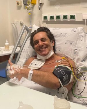 Paulo Futre Instagram - Amigos muito obrigado a todos por vuestro apoyo. Voy a seguir dando guerra, todavía quedan muchos partidos por jugar 💪 Um abraço forte
