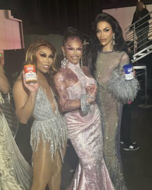 Paulo "Miss Fiercalicious" Fortes Instagram - 🤍 DRAGCON DAY 2 🤍

I’M A WINNER BABY!!!!! Thank you everyone who voted for me!! 🥰