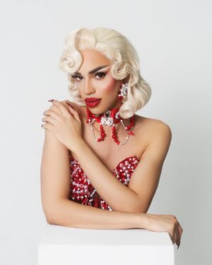 Paulo "Miss Fiercalicious" Fortes Instagram - Have yourself a Fiercalicious Christmas ❄️

Photos: @tannerabelofficial 
Outfit: @_thesukidoll 
Hair: @connormccalden