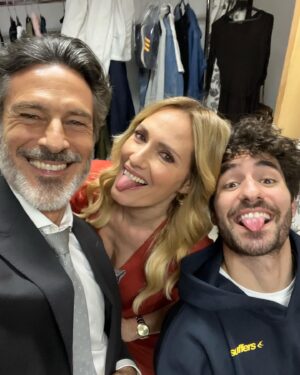 Paulo Pires Instagram - Os Saavedra vão de fim de semana 😉
Boa Páscoa! 

@tvioficial 
@pluraloficialpt 
@cacautvioficial
