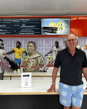 Paulo Roberto Falcão Instagram - Esses dias aproveitei para visitar o Museu Pelé, aqui em Santos. É impressionante ver tudo o que Pelé fez para a história, não só do futebol, mas do Brasil e do esporte como um todo.
///
In questi giorni ho colto l'occasione per visitare il Museo Pelé, qui a Santos. È impressionante vedere tutto ciò che Pelé ha fatto per la storia, non solo nel calcio, ma in Brasile e nello sport in generale.