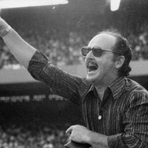 Paulo Roberto Falcão Instagram - Um treinador genial. Mas, para ser justo, o adjetivo deve ser outro para falar de Rubens Minelli. Ele foi revolucionário! Campeão em 1975 e 1976 com o Internacional e em 1977 com o São Paulo, Rubens sofreu uma das maiores injustiças que o futebol brasileiro já cometeu contra si. Depois de vencer o campeonato nacional por três anos seguidos, este líder extraordinário não foi convocado para ser técnico da Seleção Brasileira na Copa do Mundo em 1978. 

É com muita tristeza que recebo a notícia do falecimento deste personagem histórico, que muito me ensinou, e por quem guardo sentimentos de carinho e memórias inesquecíveis. Deixo minha mensagem de condolências aos familiares e amigos deste ícone do nosso esporte.