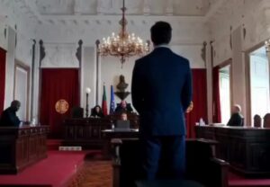 Paulo Rocha Instagram - Lembrança especial de ‘Amor Amor’. Vocês lembram do Bruno? 

Essa foi uma cena super importante para a história. O dia do resultado da sentença. Afinal, será que o Bruno ficou preso ou saiu em liberdade? Qual é o seu palpite?👨🏻⚖😮

@filipa___nascimento
@____joanasantos____
@joaobettencourtbrito