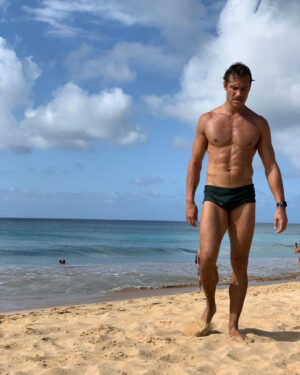 Paulo Rocha Instagram - Onde eu queria estar nessa sexta, aproveitando o paraíso 🌊🏄‍♂️