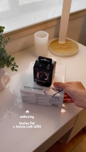 Paulo Sousa Instagram - Pequena e compacta, para levar e fotografar momentos em qualquer lugar! Tudo isto, à distância do teu bolso! É a Instax Pal.