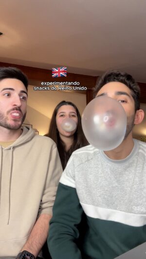 Paulo Sousa Instagram - experimentando snacks do Reino Unido 🇬🇧 tudo, tudo, tudo da @gloodstore