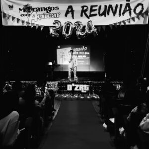 Paulo Vintém Instagram - A TURMA ESTÁ REUNIDA!! 🍓🍓
Ontem estivemos juntos no mesmo palco pela primeira vez!! Foi a nossa festa de finalistas 🎉🍓

Obrigado à @tvioficial  a ao director José Eduardo Moniz por ter estado presente e por todo o apoio nesta Reunião 🍓.

Obrigado ao Álvaro Covões e a toda a equipa da  @everythingisnewpt por serem nossos parceiros nesta que vai ser a reunião do ano. 

Obrigado a toda a equipa da escola por nos ter recebido tão bem, neste local onde foram gravadas várias temporadas de @morangoscomacucar 

Obrigado aos fãs que estiveram presentes e a toda a press.

Dia 8 de Junho estamos todos de volta ao mesmo palco! D’ZRT . JUST GIRLS . 4TASTE . FF

Bilhetes disponíveis nos locais habituais e em @ticketlinept 
Sabe mais www.areuniao.pt

📷 @marta.takes.photos