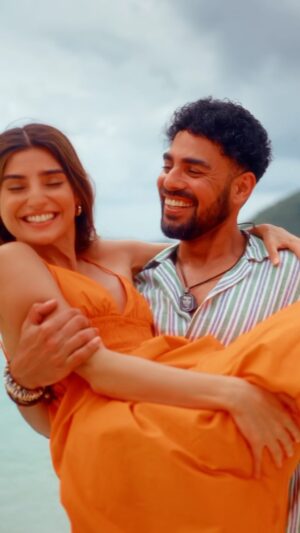 Pav Dharia Instagram - Big thanks to my boys @rohitnegah & @savvsingh for their hard work on the visuals, managing me and my micromanagement 😂

@tibiandco for dressing me in shirts slightly too unbuttoned for my liking 👀 but that make look buff while being lanky af

@vickysandhumusic for writing things in such a meaningful way that I feel honoured to vocalise 🎵

More than anyone else, a big thanks to everyone who’s been giving me so much love over the past decade...you have no idea how much a fan’s support means to an artist 🙏