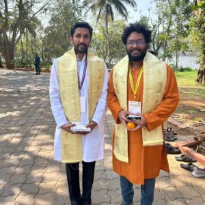 Pavan Wadeyar Instagram - ಜಗತ್ ಪ್ರಸಿದ್ಧ "ರಾಮಲಲ್ಲ" ವಿಗ್ರಹದ ಶಿಲ್ಪಿ ಶ್ರೀ ಅರುಣ್ ಯೋಗಿರಾಜ್ ಅವರನ್ನು ಭೇಟಿ ಆದ ಸಮಯದಲ್ಲಿ... ಸರ್ ನಿಮ್ಮ "ಡೊಳ್ಳು" ಚಿತ್ರ ನಾನು ಅಮೆಜಾನ್ ನಲ್ಲಿ ಎರಡು ಸರ್ತಿ ನೋಡಿದೀನಿ, ಅದೂ ಅಯೋಧ್ಯೆಯಲ್ಲಿದಾಗ ಎಂದಾಗ ನಮ್ಮ ಡೈರೆಕ್ಟರ್ @sagar_puranik ಗೆ ಎಲ್ಲಿಲ್ಲದ ಸಂತೋಷ 😄❤✨