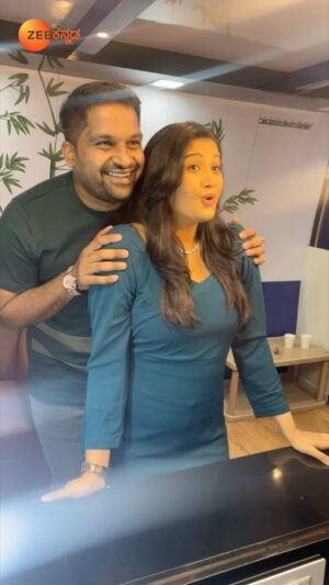 Pavan Wadeyar Instagram - ಮುತ್ತಿನ ಸಹಿ ಮಾಡಿದ ಮುದ್ದಿನ ಜೋಡಿ!
#coupleskitchen #ZKReels #ZeeOnTheGoTheReels #ZeeKannada #BayasidaBaagiluTegeyona