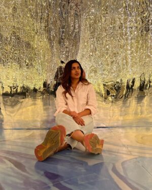 Pavani Gangireddy Instagram - Found myself lost in the Van Gogh 360 Immersive experience #vangogh #vangoghimmersiveexperience