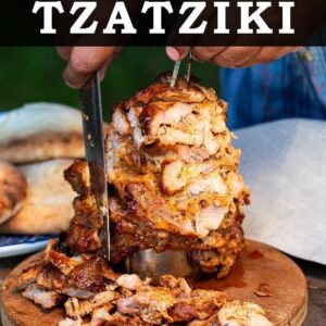 Pavel Berky Instagram - Nádherně šťavnatý gyros z grilované krkovičky a k němu lahodné tzatziki s Řeckým jogurtem @milkopolabskemlekarny! Tak tenhle recept se Vám bude při grilovačce stoprocentně také hodit! A nezapomeňte si vše dát do pity, kterou najdete v předchozím videu! ❤️

SUROVINY:
Gyros:
- 1,6 kg vepřové krkovice
- 140 g MILKO Řeckého jogurtu 0%
- 40 ml vinného octa
- 2 PL soli
- 1 PL cukru krupice
- 1 PL sušeného oregana
- 1 PL mleté sladké papriky
- ½ PL drceného kmínu
- 1 PL mletého sušeného česneku

Tzatziki:
- 2 salátové okurky
- 280 g MILKO Řeckého jogurtu 5%
- 2 PL vinného octa
- 2 stroužky česneku
- 20 g čerstvého kopru
- olivový olej
- sůl
- pepř

POSTUP:
Tzatziki:
1. Okurky oloupejte, podélně překrojte a vydlabejte z nich vnitřky se semínky. Nahrubo je nastrouhejte do mísy, přidejte vinný ocet a 2 ČL soli. Zamíchejte a nechte odležet přibližně 15 minut aby okurky pustily přebytečnou tekutinu a tzatziki nebyly příliš vodové.
2. Tekutinu z okurek zceďte. Do misky s vyždímanou okurkou přidejte jogurt, najemno nasekaný česnek, kopr a 2-3 PL oleje. Vše dobře promíchejte a dochuťte solí a pepřem.

Postup na gyros najdete v komentáři nebo na blogu - mrkněte do stories 😉

A dobrou chuť ❤️ 
•
•
•
#gyros #vecere #dnesvecerim #gyro #fastfood #foodhack #jidlo #dnesjim #dnesjem #foodporn #viralfood #rychlerecepty #rychlavecere #dinner #kebab #kebabs #recepty #gyrospita #jedlo #jidlo #recipe #foodblogger #foodlover #inspirace #motivace #recept #foodporn #kebap #reckygyros #greekgyros