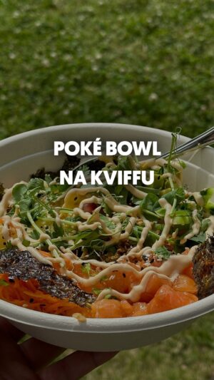 Pavel Berky Instagram - Poslední den na #KVIFFu se nese konečně zase v letním duchu a proto jsme si pro vás nachystali poké bowl s lososem a společně si ukážeme jak na něj 🤫

#rohliknakviff