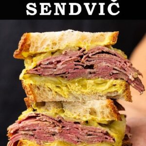 Pavel Berky Instagram - Znáte pastrami sendvič? Původně rumunské jídlo, které svou největší slávu získalo v New Yorku! Vyzkoušejte mojí verzi buď doma podle receptu, který najdete na blogu a nebo už 25.4. přímo od mne na PASTRAMI POP-UP v pražské @holesovickatrznice ❤️
•
•
•
#pastrami #pastramisandwich #pastramilovers #pastramiburger #pastramiadicción #pastramionrye #pastramisendvic #sandwich #sandwichporn #sandwichlover #sándwiches #sandwichrecipe #sandwichs #sandwichmaker #sandwichesofinstagram #breakfastsandwich #sandwichoftheday #sandwichlovers #berky #pavelberky #holesovickatrznice #dnesjim #dnesjem #uzenemaso #uzene #uzeni #smoke #smokedbrisket #smokedmeat #smokedmeats