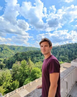 Pavel Callta Instagram - 56th Karlovy Vary @kviff, děkuju za skvělej koncert, za zážitky, a že jsem mohl být součástí 🔥🎬 #mffkv #karlovyvary @mattoni_czsk
