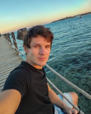 Pavel Callta Instagram - Tenhle klid mi chyběl 🌄 A dneska jsem začal psát něco úplně novýho, tak myslim, že se máte na co těšit 💎 #makadibay