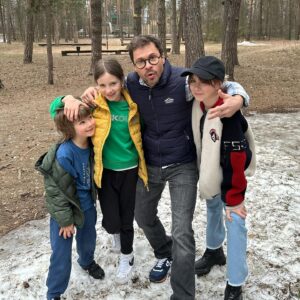 Pavel Derevyanko Instagram - На райончике) Со Светлым Праздником Вас, дорогие 🌷🌷🌷#вербноевоскресенье #деткиконфетки