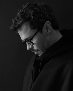 Pavel Derevyanko Instagram - Пост скорби и сочувствия…  Все эти дни я вместе со всеми находился в состоянии шока от этого безумия, которое произошло в Крокусе. Царствие небесное каждому погибшему…🖤🖤

10 ней мой аккаунт был заблокирован, поэтому я не смог выразить соболезнования раньше 🕯️