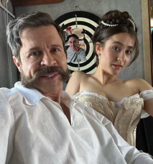 Pavel Derevyanko Instagram - ‘Конец Славы’  Кино  Трагикомедия (мой любимый жанр) реж. Марюс Вайсберг @weisbergfilms  В кадре прекрасная выпускница ВГИКа @ply.elis 🌸 #киноснимаем  #полныйметр #конецславы #зорошенькаявыпускница #паблодеревянко