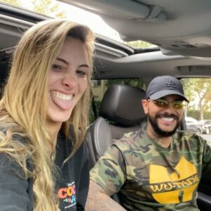 Pavel Hoodyakov Instagram - Выложить английскую версию клипа, которую никто не видел ? 🤪 @timatiofficial @lelepons «Опа впереди Ковид»