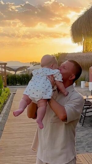 Pavel Kuryanov Instagram - Когда повезло увидеть свою копию в дочери дважды💔 
Я счастлив, это ничего не сказать 🥰
….и это чувство до дрожи… 😋😋😋
