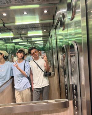 Pavel Naret Promphaopun Instagram - @ppoohkt HAPPY BIRTHDAY นะน้องชาย ขอให้ 21 เป็นปีที่ดี… ❤️ อยู่ด้วยมาตั้งแต่อายุ 19 ยังเอาะๆ 🫢 ตอนนี้โตเป็นหนุ่มแล้ว … พี่ขอให้หนูทำอะไรก็สมหวัง ประสบความสำเร็จ การงานเยอะๆ ปังๆ สุขภาพแข็งแรง มีเลข 27 อยู่ข้างๆ ✌🏻 ไม่รู้จะพูดอะไรเยอะเพราะบอกไปหมดแล้ว… ก็ต่อจากพวกเราอาจจะเหนื่อยและยุ่งกันมากๆก็ขอให้สู้ๆเข้มแข็งแล้วทำต่อไป อนาคตข้างหน้ารอเราอยู่ 

I’m gonna make sure you stay with me till you can. Whatever the future holds, whether we’re together or not, right now we’re an amazing team and I’m so thankful for that. Let’s make the most of this opportunity we have and chase our dreams together. Love you, always. ❤️

พี่เบ๊บรอชาลีกลับมาหานะ จะได้ 😘ๆ 🫢😼 ส่วนพี่สิงรอปกป้องน้องธูปอยู่นะ ส่วนพี่พาเวลไปรอน้องพูห์ที่บางแสน 😼 รักนะ❤️