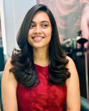 Pavithra Janani Instagram - New haircut ❤️ 

#afteraverylong #formyself #newhaircutoldme