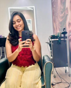 Pavithra Janani Instagram - New haircut ❤️ 

#afteraverylong #formyself #newhaircutoldme