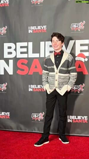 Paxton Booth Instagram - I Believe In Santa premiers today @netflix  I had a great time with this awesome cast! Thanks @esxentertainment 🎅🏻 #ibelieveinsantanetflix