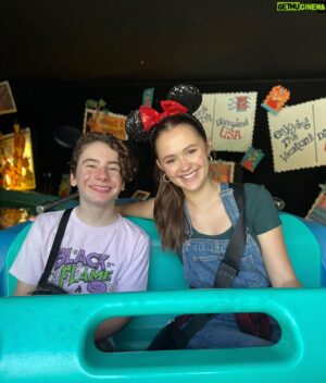 Paxton Booth Instagram - @disneyland day! @oliviasanabia