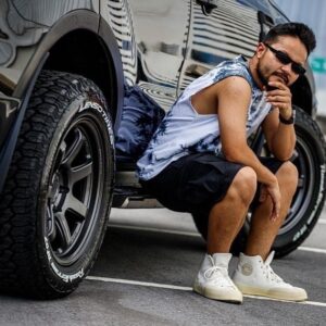 Paytaai Wongkamlao Instagram - ลงจาก FORD มาดเท่ๆ ฮ่วย! #Lenso