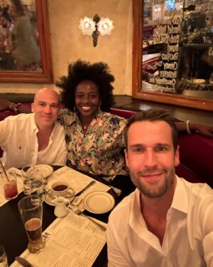 Pedro Andrade Instagram - La famille 🤍 @nellcan @fjcasablanca 🍔 @pastisnyc