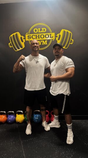 Pedro Barroso Instagram - Like Hood Fellas!!!
Trago um coletivo de pessoas que nos amam…
A vida irá por no nosso caminho aqueles que nos momentos mais duros estarão ao nosso lado!!! São pactos de alma e de sangue que seguem!!!
E assim abraçamos juntos esta jornada!!!! #strongertogether
Obrigado pela confiança @tilhon.oficial de aceitares este desafio da @zumub.pt onde juntos construímos um legado imenso!!! Dream Team Pedro Barroso A MELHOR EQUIPA DE VENDAS DA EUROPA !!! BANG BANG