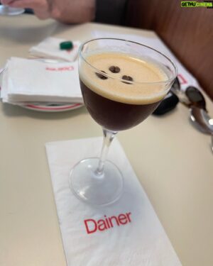 Pedro Beloniel Instagram - Terça feira tem novidade na cidade! O @dainer.restaurante está abrindo as portas e trazendo um conceito inédito, @edu___araujo se superando com conceito, comida e ambientação, Sababa aprovou! Voa!!! ❤️