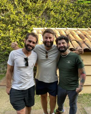 Pedro Beloniel Instagram - Belo Horizonte sempre recebendo as pessoas da melhor maneira possível! Fim de semana incrível comemorando os 07 anos do @ossobh !!! tbt #osso7anos