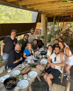 Pedro Beloniel Instagram - Belo Horizonte sempre recebendo as pessoas da melhor maneira possível! Fim de semana incrível comemorando os 07 anos do @ossobh !!! tbt #osso7anos