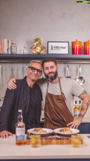 Pedro Beloniel Instagram - Convidamos o chef @pedro para dar um toque especial ao almoço do Dia dos Pais em parceria com a @theglenlivet. Uma receita única: Cherne com purê de grão de bico e beterraba, acompanhado de um drink exclusivo. 

*Aprecie com moderação. Não compartilhe com menores de 18 anos. 

#useoficina #receitas #diadospais #basicoreinventado