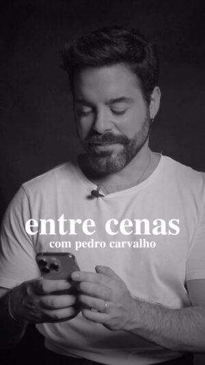 Pedro Carvalho Instagram - Entre Cenas, falando do filme que fiz ‘O Segundo Homem’ do @thiluciano para a @starplusbr 🎬 #pedrocarvalho #filme #ator