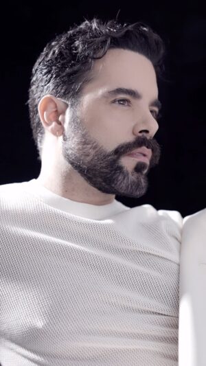 Pedro Carvalho Instagram - Se arruma aí e vai!
—————————————————————-
Photography: @viniciusmochizuki 
Styling: @aledupratoficial 
Fashion Producer: @kadununnes07 
Photography assistant: @josiasvieirareal 
Hair & Makeup: @yago_maia_ 
Press: @stampa_comunicacao