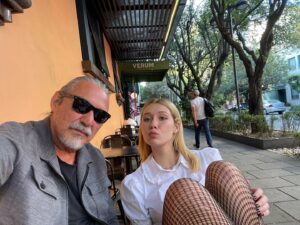 Pedro Damián Instagram - Con mi hija favorita, la guera natural, multifacética, gatita y humano a la vez 🤣🤣