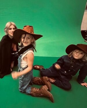 Pedro Elias Instagram - Cominggg Soonnn. ❤️💙 @sylviekreusch