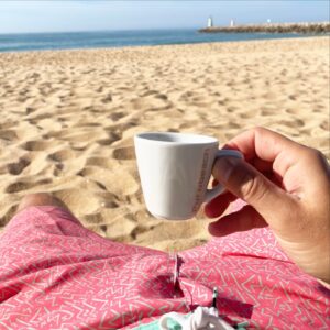 Pedro Granger Instagram - E ao setimo dia Deus criou o café…

Bom Domingo ✌🏻

#pedroGranger #Cafe #Coffee #Sunday #Domingo #DCK #DCKboardshorts #parceria #tivolimarinavilamoura #Tivolihotels