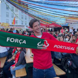 Pedro Granger Instagram - E o melhor sítio para ver a bola é:
Ócannntara!
Clube Desportivo Santo António de Lisboa.

#PedroGranger #Alcantara #Portugal  #ClubeDesporrivoSantoAntonioDeLisboa
