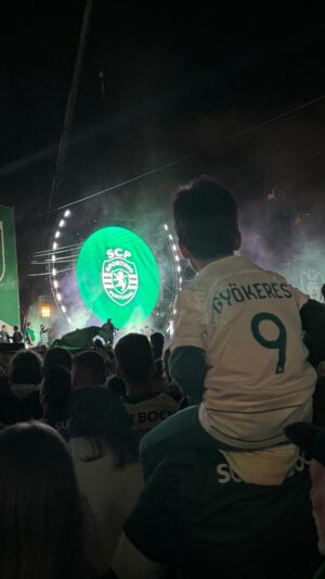 Pedro Granger Instagram - E a modos que é isto …
Não há mais porque preferi estar mais tempo a viver a festa que agarrado ao telemóvel 😉. 
💪🏻💚

#PedroGranger #Sporting #sportingclubedeportugal #SCP #DiaDeTITULO #Campeoes