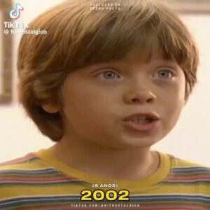 Pedro Malta Instagram - Mullet, playmobil, comprido, Ragnar wannabe (mirou no viking, pegou no Tirulipa), Justin Bieber... 

Diga um estilo de cabelo, e eu já o usei 😅

Mas falando sério, não deixa de bater uma saudadezinha de todos esses momentos ao ver esse compilado massa da minha "digievolução" kkk

Carinho grande a @arlindoramborger amigo de tantos anos que garimpou esse vídeo, e a Hit Nostálgico no t1kt0k pela produção.