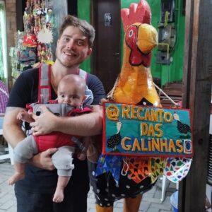 Pedro Malta Instagram - Pode até não parecer, mas tem um bebê na foto do painel para encaixar o rosto kkk 👶🥸