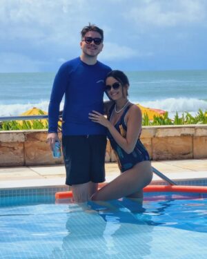 Pedro Malta Instagram - A primeira viagem oficial de família.

Foi pra pertinho, mas o amor contido nessas fotinhos vão longe demais. ❤️

@fernandalmalta sim, de agora em diante fico me vingando do povo dizer que Dante é tua cara comprando roupas iguais pra gente, lide com isso 👶🥸😆😆